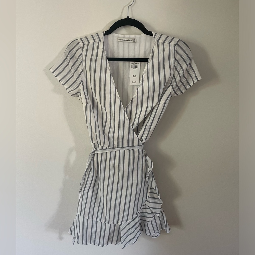 Abercrombie & Fitch striped wrap dress size XS